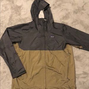 Men’s Patagonia rain jacket